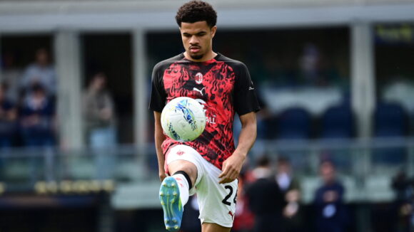 Zachary Athekame, latéral droit de l'AC Milan
