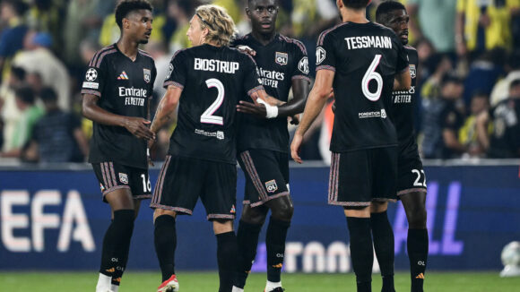 Les joueurs de l'OL face à Fenerbahçe