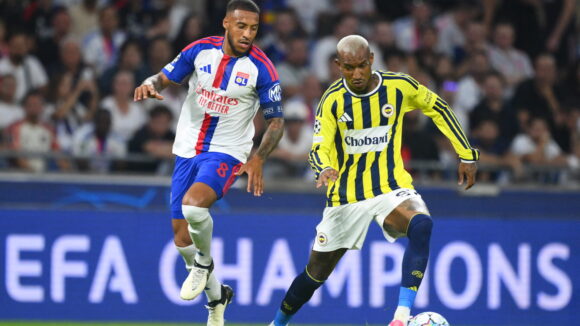 Corentin Tolisso (OL) face à Talisca (Fenerbahçe)