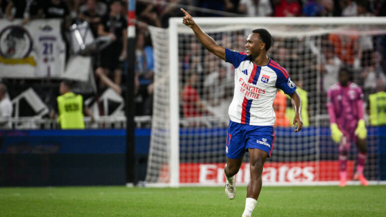 Loïs Openda après son but lors d'OL - Le Havre