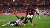 Clinton Mata face à John Mercado lors de Sparta Prague - OL