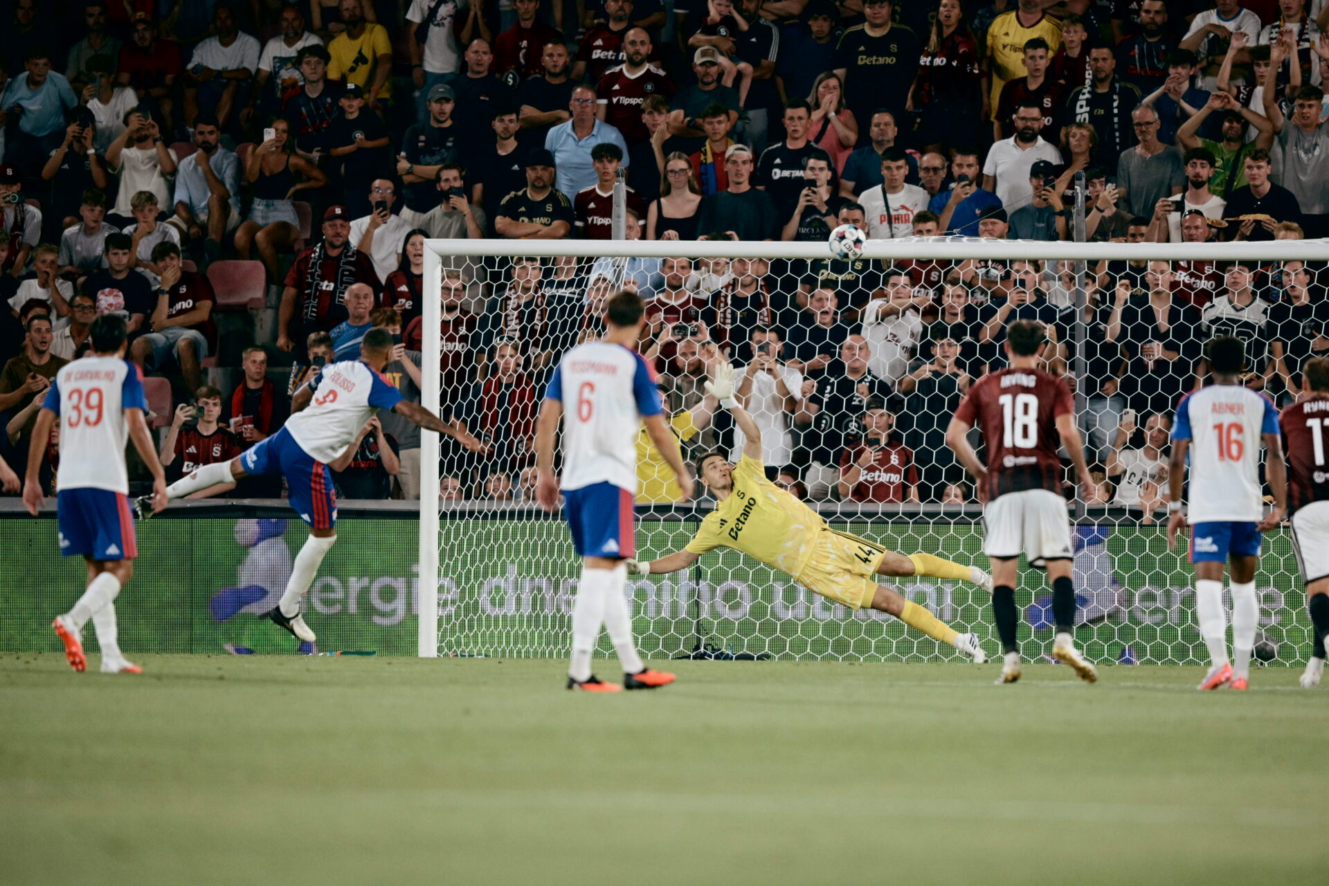 
		Commentaires sur OL - Sparta Prague : les Lyonnais ont anticipé une potentielle séance de tirs au but par boJE		