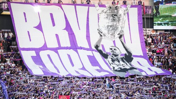 L'hommage des supporters de Toulouse à Bryan Bergougnoux