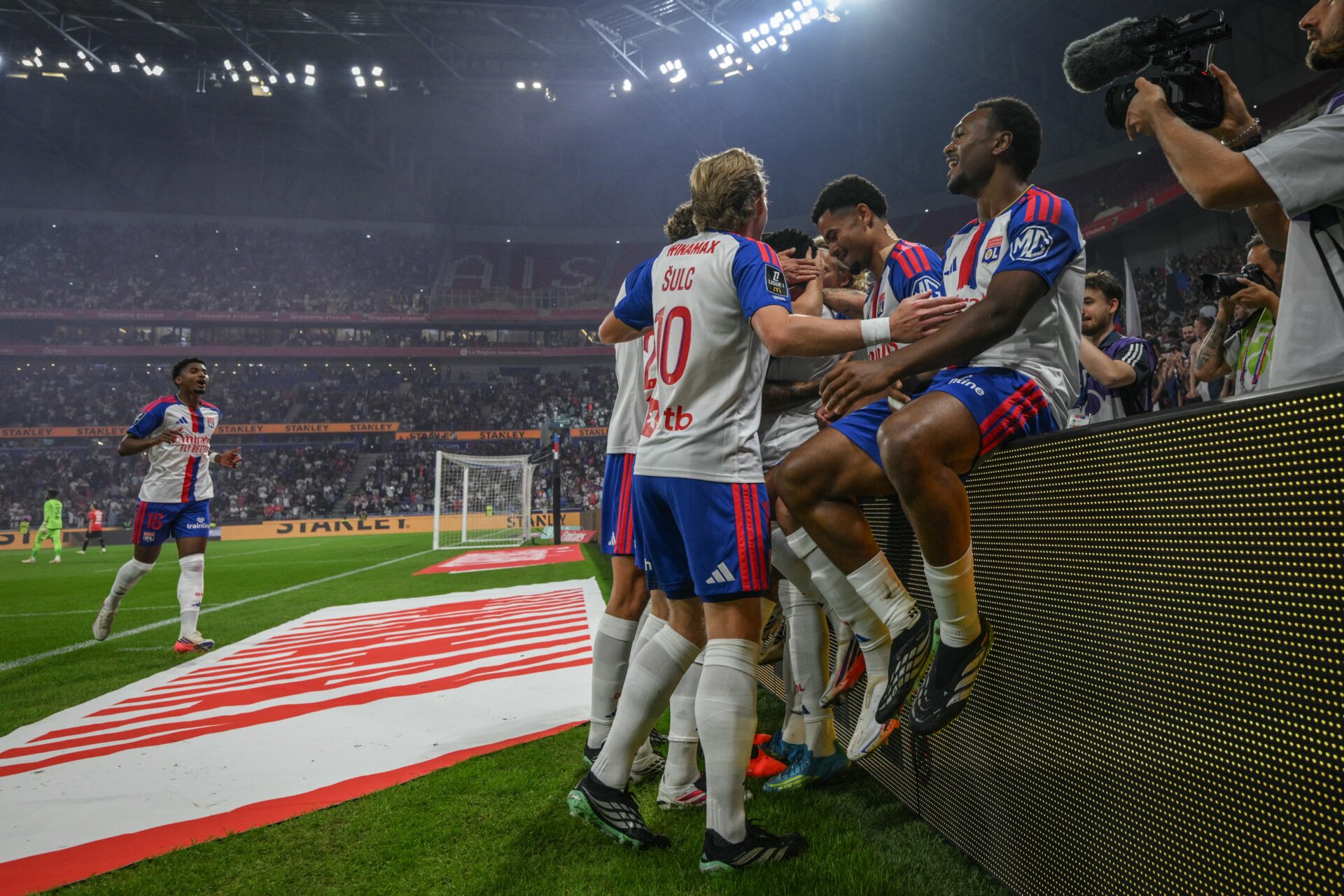 En s'imposant contre Rennes, l'OL valide une entame de saison satisfaisante