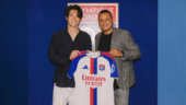 Keito Nakamura avec Matthieu Louis-Jean, directeur sportif de l'OL
