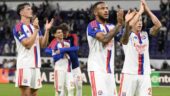 Corentin Tolisso et les joueurs de l'OL après la victoire contre Anderlecht