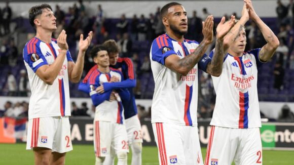 Corentin Tolisso et les joueurs de l'OL après la victoire contre Anderlecht