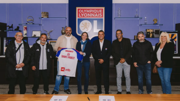 Les dirigeants de l'ES Saint-Priest avec ceux de l'OL /@OL