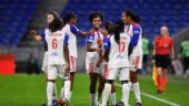 Lily Yohannes félicitée par ses coéquipières lors d'OL Lyonnes - Inter Milan